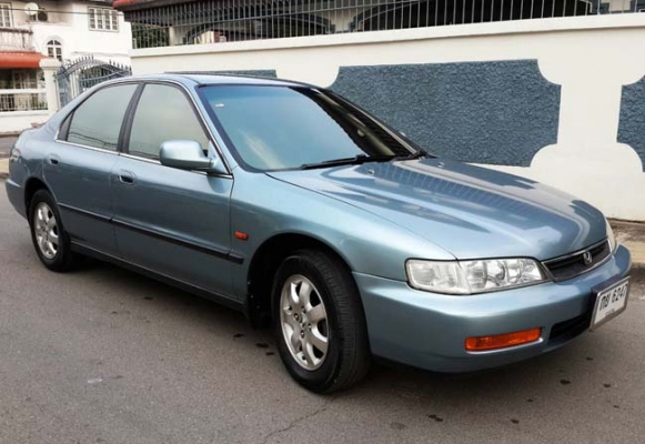 Honda accord 2.2 vtec ปี 96  ไม่ช้ำไม่โทรม รถสวยบางเดิม เกียร์ M/T ขับสนุก หมดกังวลเรื่องเกียร์พัง เกียร์กระตุก ติดแก๊ส lpg ระบบหัวฉีด Versus ใช้งานได้ทั้งแก๊สและน้ำมัน กระจกไฟฟ้าใช้ได้ทุกบาน ปรับและพับไฟฟ้า ฟิล์ม lamina