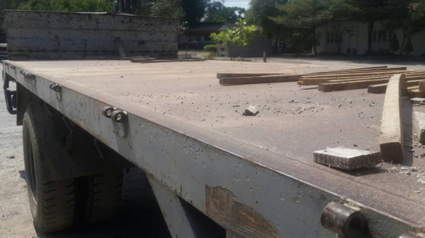 6ล้อพื้นเรียบ195แรง HINO FF3HHLA-10130 มีช่องติดตั้งเครน..รถห้างแท้เล่มพร้อม..