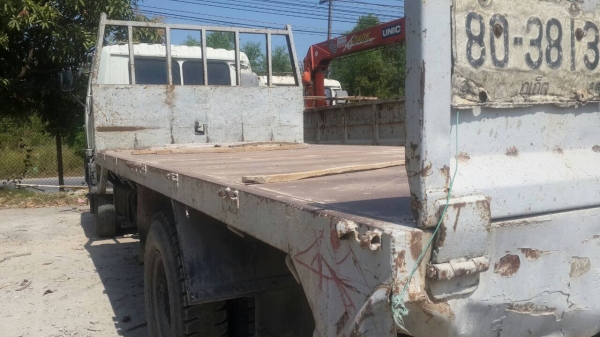 6ล้อพื้นเรียบ195แรง HINO FF3HHLA-10130 มีช่องติดตั้งเครน..รถห้างแท้เล่มพร้อม..