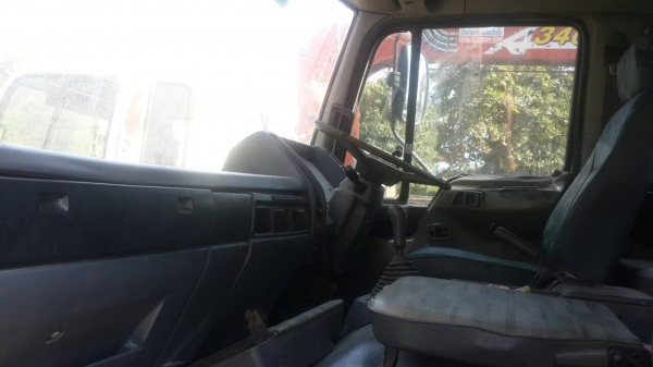 6ล้อพื้นเรียบ195แรง HINO FF3HHLA-10130 มีช่องติดตั้งเครน..รถห้างแท้เล่มพร้อม..