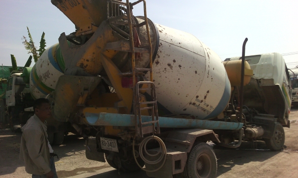 ขายด่วนรถ6ล้อโม้ปูนโม้ตรง3.5คิวรถนําเข้ามีเล่มทะเบืยนเครือง220แรงม้า