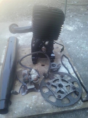 ขายเครื่องรถโกคาร์ทรุ่น A100 ทั้งชุด เครื่องคว้านเปลี่ยนลูกใหม่ยังไม่เคยใช้งาน พร้อมท่อไอเสีย พร้อมโซ่สเตอร์ พร้อมระบบไฟเครื่อง คาบูเปลี่ยนผ้าปั๊มใหม่ ไม่เคยใช้งาน ขายเครื่องทั้งชุดพร้อมวาง