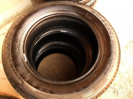 บริดสโตน195-65-R15ลงพื้นปี14(4เส้น3,500บ)ดอกหนามาก90\% บริดสโตน195-65-R15ลงพื้นปี14(4เส้น3,500บ)ดอกหนามาก90\%