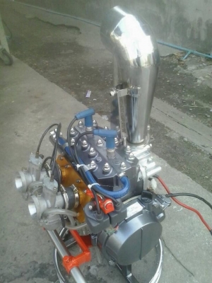 ขายเครื่องเจ็ทสกีสำหรับเรือ2ตอน พร้อมใส่เรือข้างในเดิม ชุดไฟมอไซค์ คาบูมอไซค์ พร้อมชุดแท่น สตาร์ทไดร์