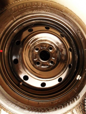 บริดสโตน175-65-R15ลงพื้นปี13(4เส้น3,200บ)(ชุดนี้เหมือนยางใหม่ ป้ายแดง) บริดสโตน175-65-R15ลงพื้นปี13(4เส้น3,200บ)(ชุดนี้เหมือนยางใหม่ ป้ายแดง)