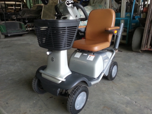 ขายรถไฟฟ้า 4ล้อ Suzuki มีหลายรุ่นครับ