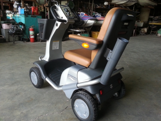 ขายรถไฟฟ้า 4ล้อ Suzuki มีหลายรุ่นครับ ขายรถไฟฟ้า 4ล้อ Suzuki มีหลายรุ่นครับ