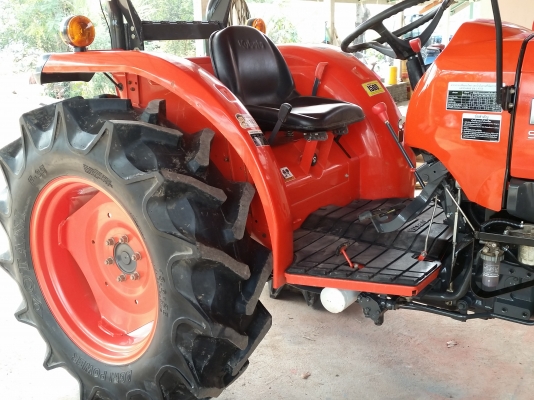 ขายรถไถคูโบต้า  KUBOTA     L4708 (4WD)  สีเดิมจากโรงงานทั้งคัน