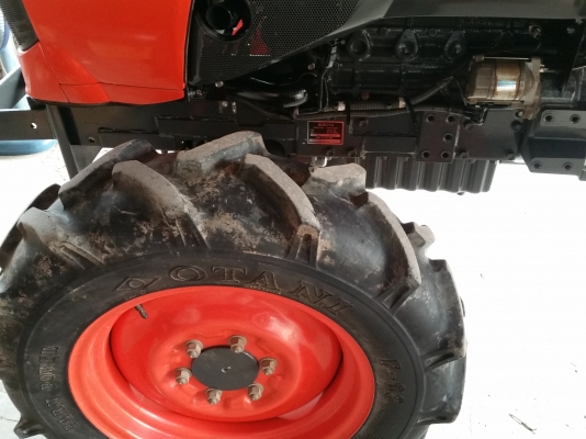 ขายรถไถคูโบต้า  KUBOTA     L4708 (4WD)  สีเดิมจากโรงงานทั้งคัน