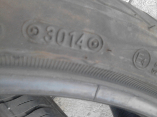245/35R20 HAIDA hd921 ปี 2014 มี 2 เส้น Tel.081-427-3941 245/35R20 HAIDA hd921 ปี 2014 มี 2 เส้น Tel.081-427-3941