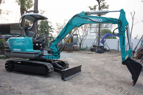ขายรถแบคโฮ KOBELCO SK-030 (เทียบเท่า PC30-7) นำเข้าจากญี่ปุ่น ติดต่อ 086-775-7900, 086-324-1992