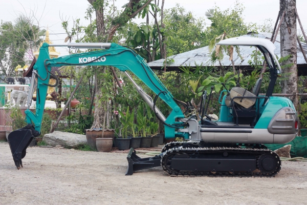 ขายรถแบคโฮ KOBELCO SK-030 (เทียบเท่า PC30-7) นำเข้าจากญี่ปุ่น ติดต่อ 086-775-7900, 086-324-1992