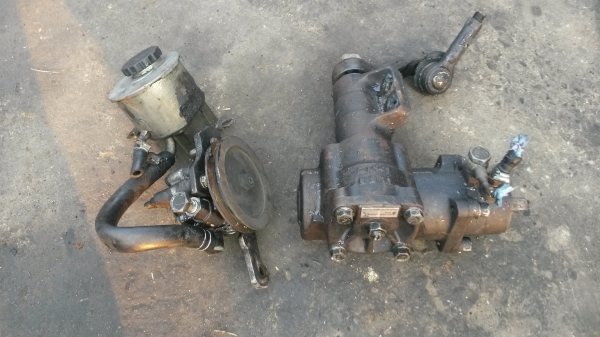 ขายพวงมาลัยเพาเวอร์รถตู้นิสสันTD27 สวย ขาย 6500 บาท