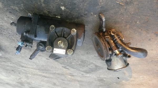 ขายพวงมาลัยเพาเวอร์รถตู้นิสสันTD27 สวย ขาย 6500 บาท