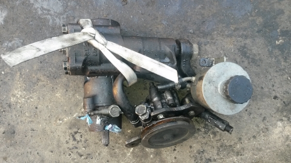 ขายพวงมาลัยเพาเวอร์รถตู้นิสสันTD27 สวย ขาย 6500 บาท