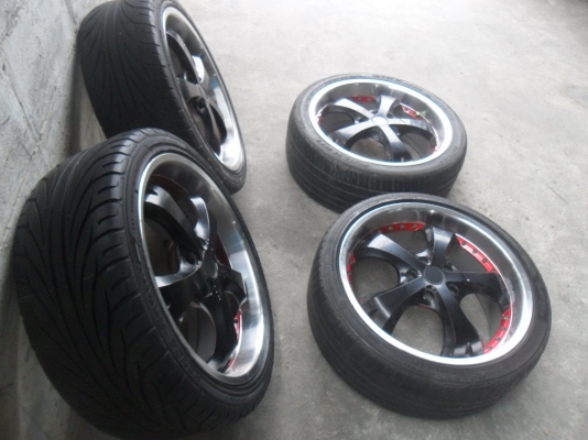 ล้อแม็ก 18นิ้ว 5รู114 พร้อมยาง สวยๆ 4 ล้อ ราคา 8900 บาท