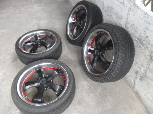 ล้อแม็ก 18นิ้ว 5รู114 พร้อมยาง สวยๆ 4 ล้อ ราคา 8900 บาท