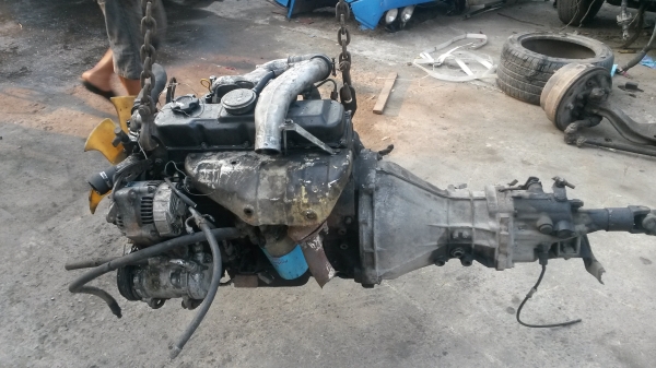 ขายเครื่องนิสสันTD27 พร้อมเกียร์รถตู้ เครื่องแน่นครับ มีหน้าเล่มให้อุปกรณ์ครบ ขาย 25000 บาท