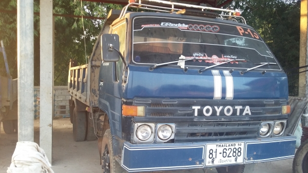 ขายรถ 6 ล้อดั้ม Toyota ไดน่า ปี 36 สวยสภาพเดิมๆ พร้องใช้ ราคา 265,000 บาท โทร. 083-7666-340 คุณศรัญญา