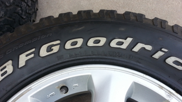 ล้อแม็คเดิม ดีแม็ค พร้อมยาง BF 245-75R16 ล้อแม็คเดิม ดีแม็ค พร้อมยาง BF 245-75R16