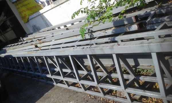 โครงสร้างพร้อมตัวเครนและรอกวิ่งตามรางขนาด3ตันขาย350,000