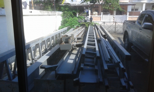 โครงสร้างพร้อมตัวเครนและรอกวิ่งตามรางขนาด3ตันขาย350,000