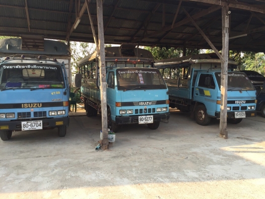 ISUZU      NKR เครื่อง  4BE1  110แรงเกียยาวมี2คันให้เลือก