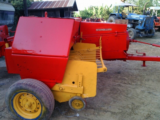 เครื่องอัดฟาง NEWHOLLAND รุ่น 370 เครื่องอัดฟาง NEWHOLLAND รุ่น 370