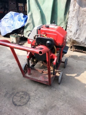 ปี๊มน้ำดับเพลิง TOHUTSU V75EE 60HP