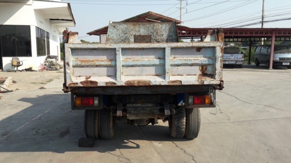 ISUZU NKR  88  แรงม้า 55EU5M พื้นดั้มพ์ทำใหม่ สามารถดูสภาพรถและทดลองขับได้ที่ศูนย์พักรถ truck2hand จังหวัดสระบุรี