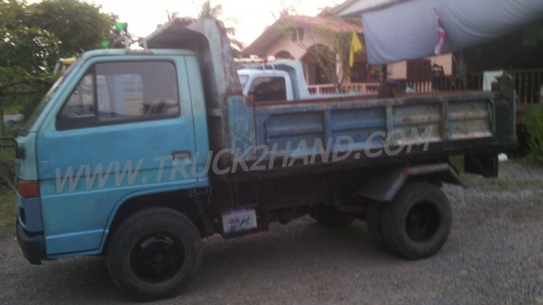 ISUZU NKR  88  แรงม้า 55EU5M พื้นดั้มพ์ทำใหม่ สามารถดูสภาพรถและทดลองขับได้ที่ศูนย์พักรถ truck2hand จังหวัดสระบุรี