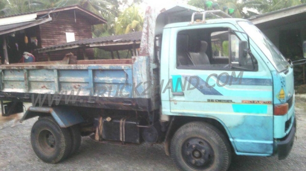 ISUZU NKR  88  แรงม้า 55EU5M พื้นดั้มพ์ทำใหม่ สามารถดูสภาพรถและทดลองขับได้ที่ศูนย์พักรถ truck2hand จังหวัดสระบุรี