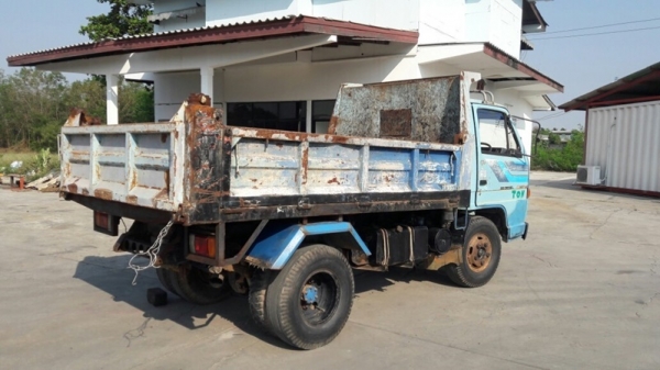 ISUZU NKR  88  แรงม้า 55EU5M พื้นดั้มพ์ทำใหม่ สามารถดูสภาพรถและทดลองขับได้ที่ศูนย์พักรถ truck2hand จังหวัดสระบุรี