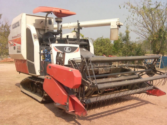 ขายด่วน รถเกี่ยวข้าว KUBOTA