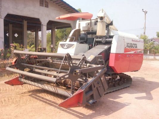 ขายด่วน รถเกี่ยวข้าว KUBOTA