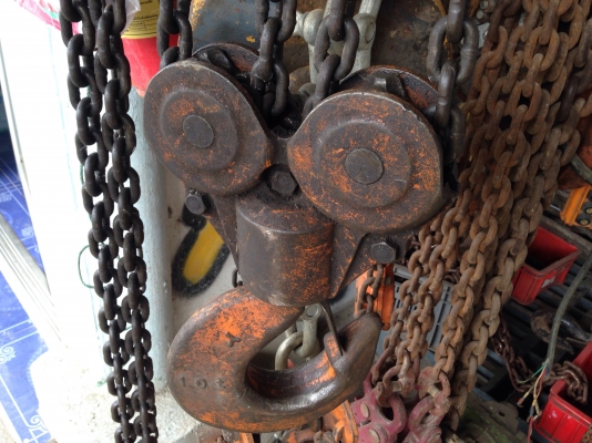 ขายรอกโซ่มือสาว Vital 10 ton made in Japan สภาพดี สาวนิ่ม โซ่ยาวประมาณ 6.5m. พร้อมใช้งาน