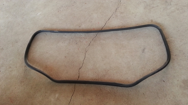 ยางกันน้ำฝากระโปรงท้าย โซลูน่า มุมส้ม - หยดน้ำ ของแท้มืสอง