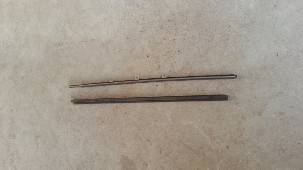 ยารีดน้ำกระจกประตูหน้าซ้าย แบบชิ้นนอกโครเมี่ยมโซลูน่า มุมส้ม V-VERSION ของแท้มืสอง