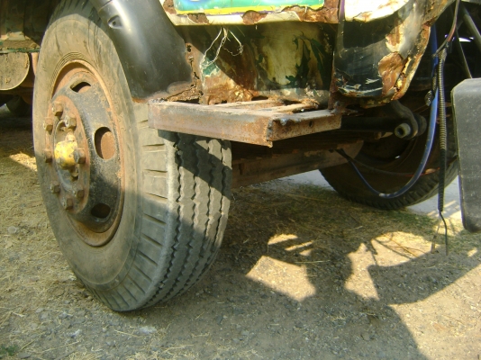 แชสชีหัวยาว/  ดั้ม เพลาเดียว ม.79  ราคา  250,000  บาท