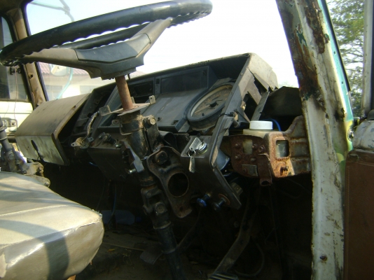 แชสชีหัวยาว/  ดั้ม เพลาเดียว ม.79  ราคา  250,000  บาท