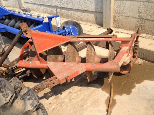 แทรคเตอร์ อิเซกิ TS2500 พร้อมผาน 5 แทรคเตอร์ อิเซกิ TS2500 พร้อมผาน 5