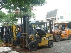 เช่ารถยกโฟร์คลิฟท์ รถยกฟอร์คลิฟท์ forklift ระยะสั้น ระยะยาว