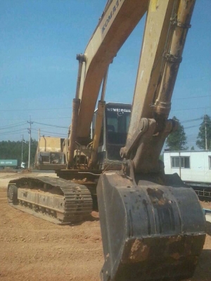 ขายรถ Pc200-5 ซีเรียล6xxxx ไฟฟ้าครบ โทร093-1377833