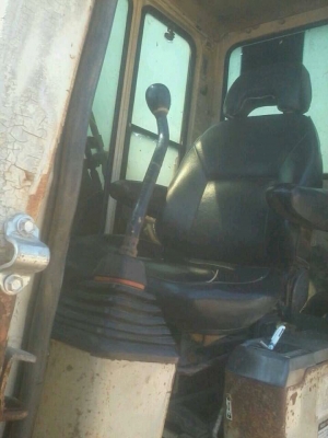 ขายรถ Pc200-5 ซีเรียล6xxxx ไฟฟ้าครบ โทร093-1377833