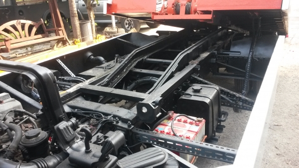 ขายรถสไลด์โตโยต้ารถนอก ทำสีแล้วไม่มีทะเบียนเป็นใบอินวอยนำเข้าครับ เครื่อง13B รถพร้อมใช้งานครับ ขาย 350000 บาท ต่อรองได้ครับ