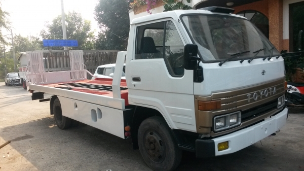 ขายรถสไลด์โตโยต้ารถนอก ทำสีแล้วไม่มีทะเบียนเป็นใบอินวอยนำเข้าครับ เครื่อง13B รถพร้อมใช้งานครับ ขาย 350000 บาท ต่อรองได้ครับ