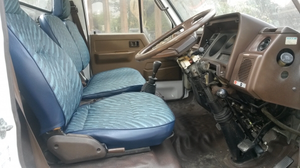 ขายรถสไลด์โตโยต้ารถนอก ทำสีแล้วไม่มีทะเบียนเป็นใบอินวอยนำเข้าครับ เครื่อง13B รถพร้อมใช้งานครับ ขาย 350000 บาท ต่อรองได้ครับ