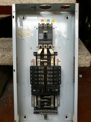 ตู้ไฟสภาพสวยๆ พร้อมเบรกเกอร์ ตู้ไฟสภาพสวยๆ พร้อมเบรกเกอร์