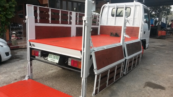 ขายรถอีซูซุจดประกอบ6ล้อ สวยมากครับ เหมือนรถใหม่แอร์เย็นเจี๊ยบ เครื่อง4600cc. ติดแก๊สLPG ถังใหญ่มาจากนอกท้ายติดลิ๊ฟท์ ประตูข้างเปิด2ชั้น เป้น6ล้อมาจากนอกป้ายเล็กไม่ติดเวลา ขาย 380000 บาท ท้ามาให้ลองขับรถใช้เองครับ
