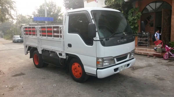 ขายรถอีซูซุจดประกอบ6ล้อ สวยมากครับ เหมือนรถใหม่แอร์เย็นเจี๊ยบ เครื่อง4600cc. ติดแก๊สLPG ถังใหญ่มาจากนอกท้ายติดลิ๊ฟท์ ประตูข้างเปิด2ชั้น เป้น6ล้อมาจากนอกป้ายเล็กไม่ติดเวลา ขาย 380000 บาท ท้ามาให้ลองขับรถใช้เองครับ